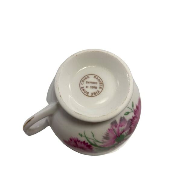Vintage Danielle Bone Fine China Tea Cup & Saucer Set Floral Design Gold Trim - Picture 5 of 7